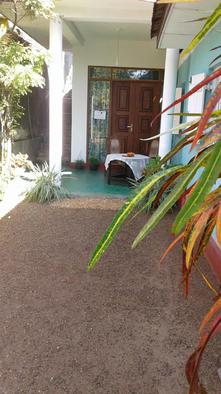 Bed and Breakfast Vivid Lanka à Bentota Extérieur photo